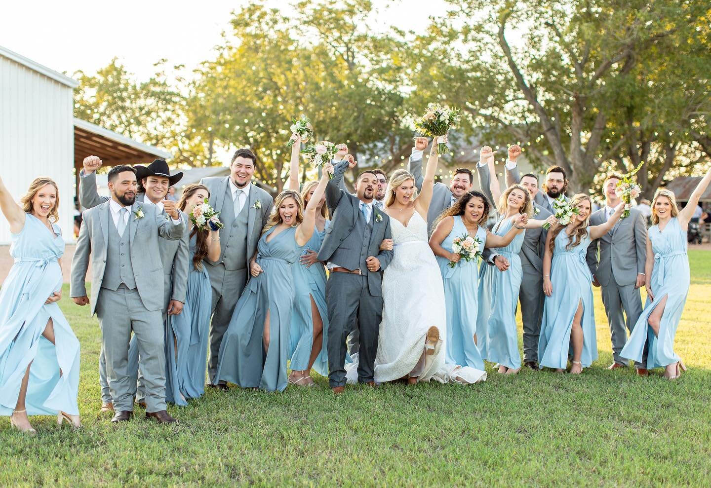  we were so excited to finally celebrate @victoriiaaaaaa_hull + @d_rod2013 after their April reschedule! Y&rsquo;all can I just say we HAD a blast and their wedding party was amazing 

Venue: @theallenfarmhaus 
HMU: @primandpowder 
Flowers: @wo